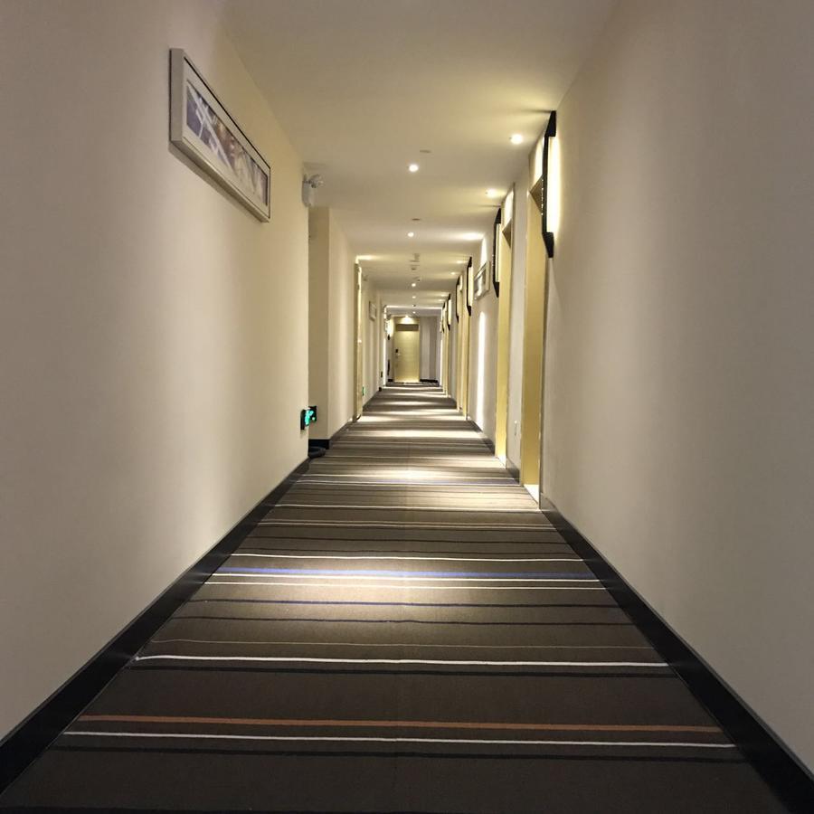 See U Select Hotel Wuhan Exterior photo