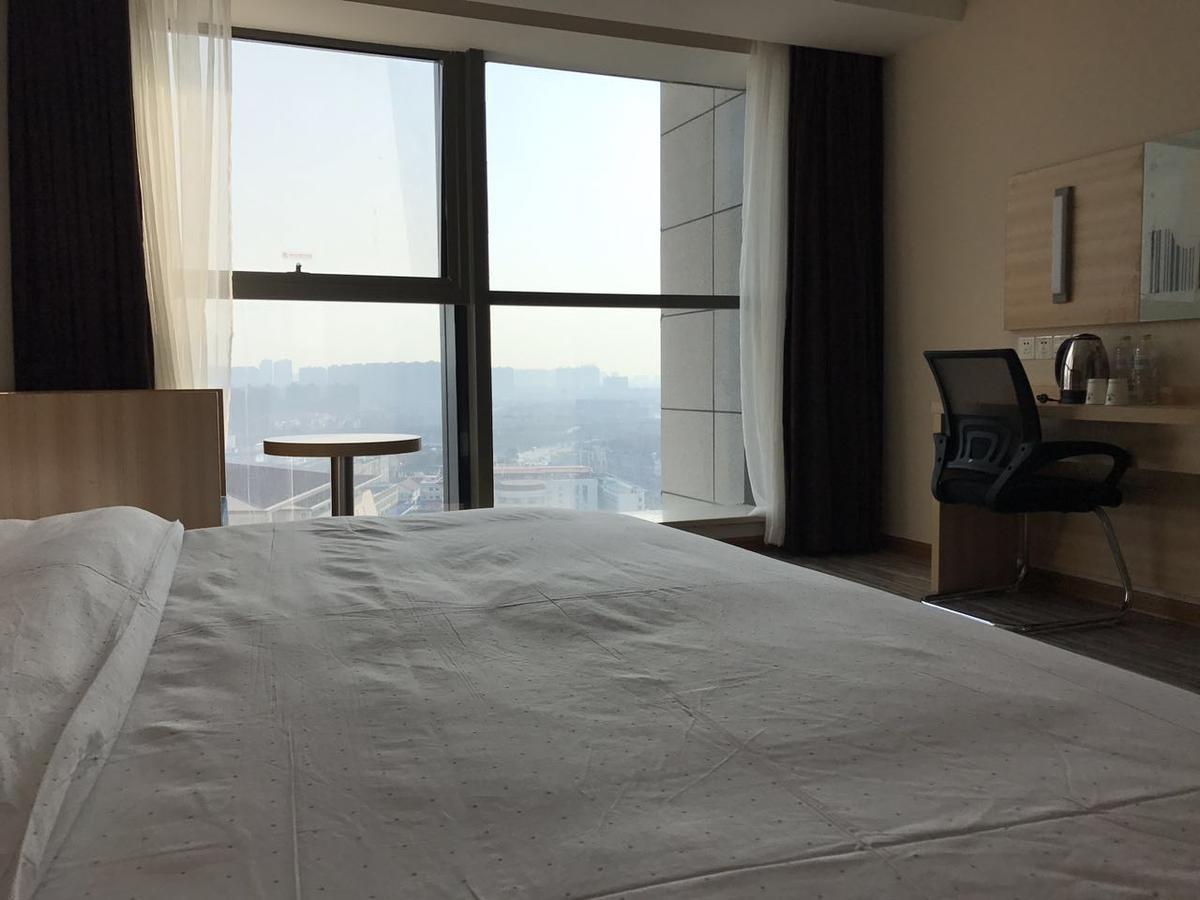 See U Select Hotel Wuhan Exterior photo