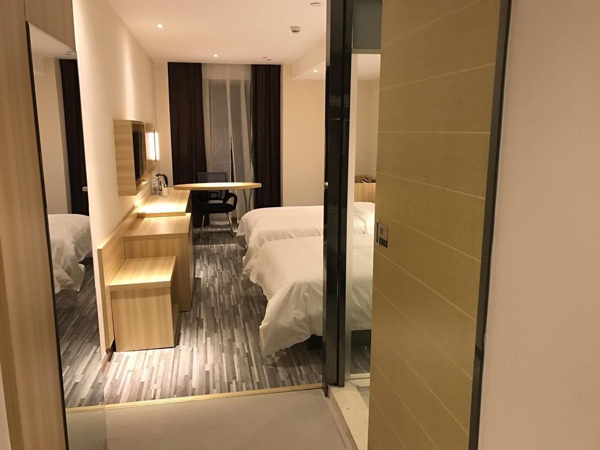 See U Select Hotel Wuhan Exterior photo